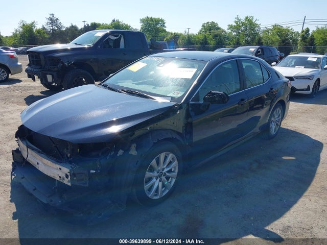 Toyota CAMRY LE 2018 4T1B11HK4JU656399 Image 2