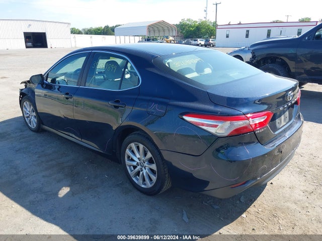 Toyota CAMRY LE 2018 4T1B11HK4JU656399 Image 3
