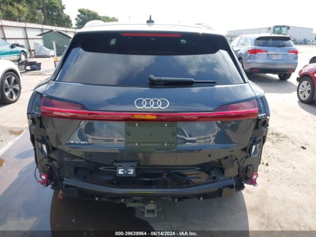 WA1LAAGE6KB020403 Audi E-tron Premium Plus