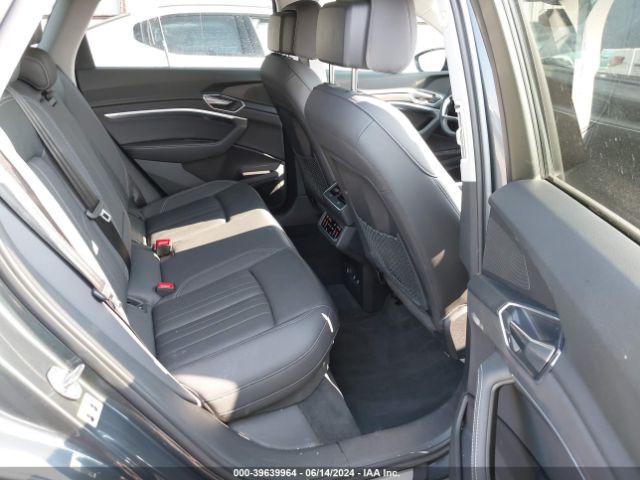 WA1LAAGE6KB020403 Audi E-tron Premium Plus