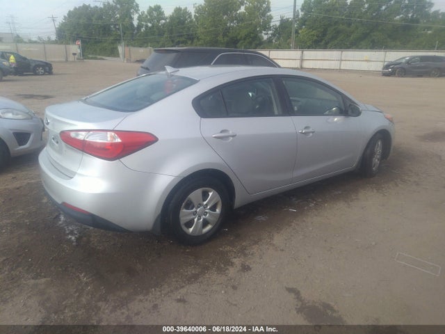 KIA FORTE LX 2015 KNAFK4A64F5371086 Image 4