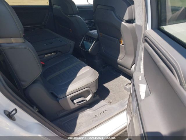 2022 RIVIAN R1S 7PDSGABL8NN001434 Photo 7