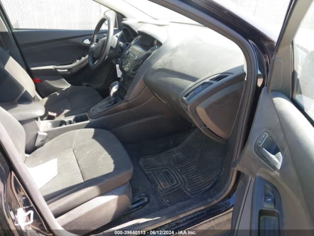 1FADP3K24JL309621 Ford FOCUS SE