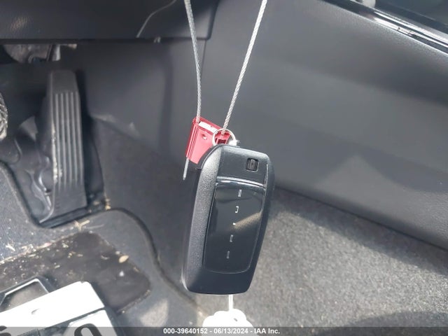 JTDACAAU6P3011631 Toyota Prius Limited