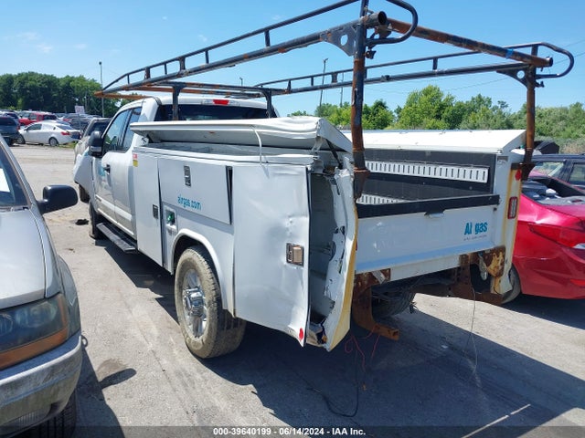 Ford F-350 Chassis Xlt 2017 1FD7X3FT9HEF22181 Image 3