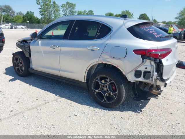 ZASFAKAN8J7B80213 Alfa Romeo Stelvio Awd