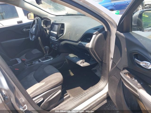 1C4PJLCB2EW173887 Jeep Cherokee Latitude