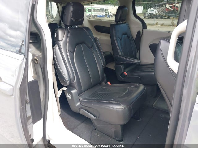 2C4RC1BG3NR138806 Chrysler Pacifica Touring L