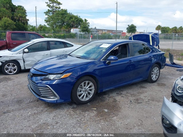 Toyota CAMRY LE 2024 4T1R11AK3RU247329 Image 2