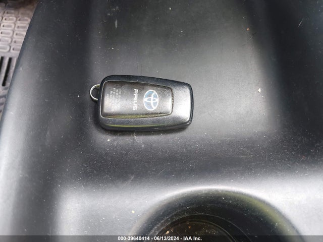Toyota Prius Two 2016 JTDKBRFU7G3011233 Image 11