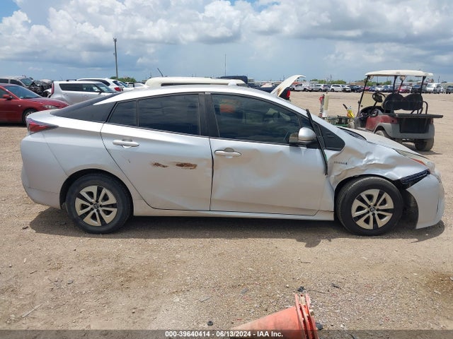 Toyota Prius Two 2016 JTDKBRFU7G3011233 Image 13