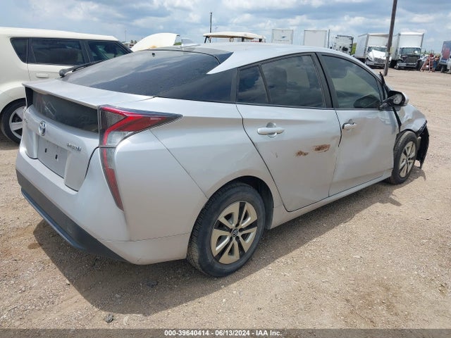 Toyota Prius Two 2016 JTDKBRFU7G3011233 Image 4
