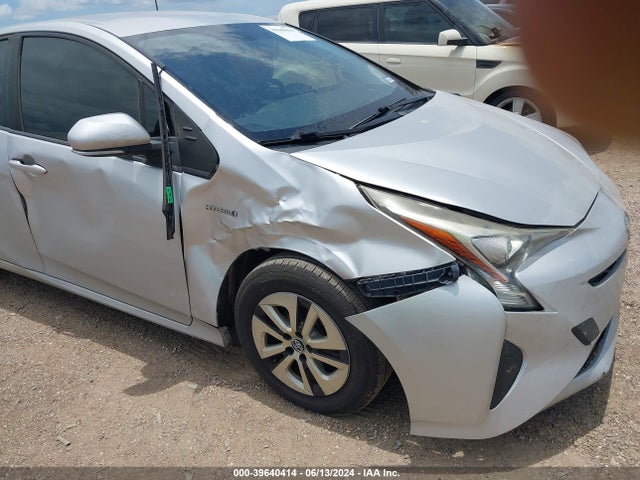 Toyota Prius Two 2016 JTDKBRFU7G3011233 Image 6
