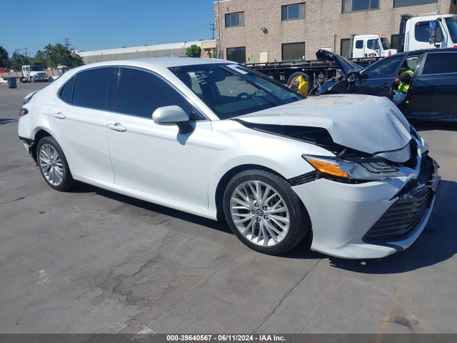 Toyota CAMRY XLE 2018 4T1B11HK4JU042260 main image