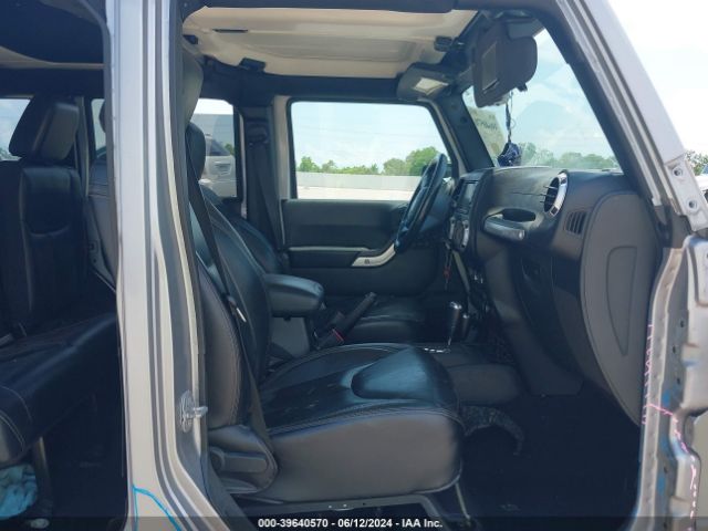 1C4BJWEG9GL172969 Jeep Wrangler Unlimited Sahara