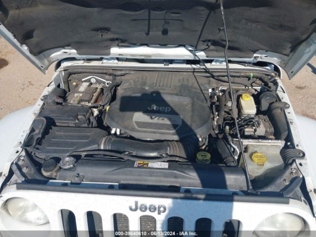 1C4BJWEG5EL233697 Jeep Wrangler Unlimited Sahara