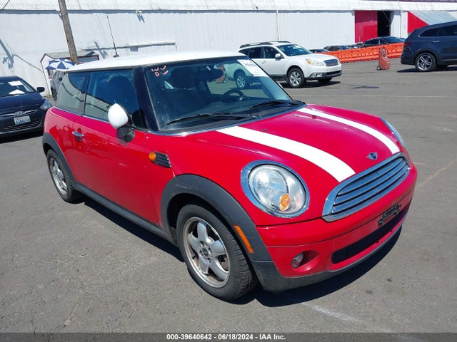 2009 MINI COOPER WMWMF33579TU70060 Photo 0