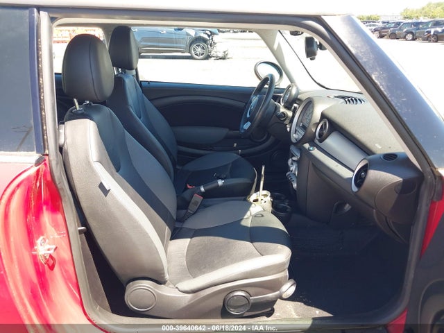 2009 MINI COOPER WMWMF33579TU70060 Photo 4