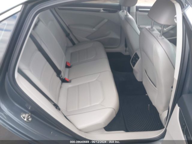 1VWBT7A38GC057960 Volkswagen Passat 1.8t Se