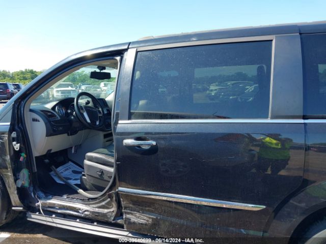 2C4RC1CG3GR304713 Chrysler Town & Country Touring-l Anniversary Edition