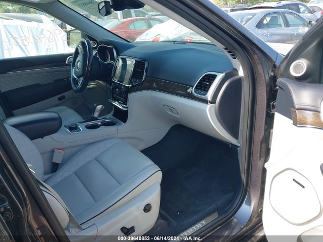 1C4RJFJG7KC586751 Jeep Grand Cherokee Summit