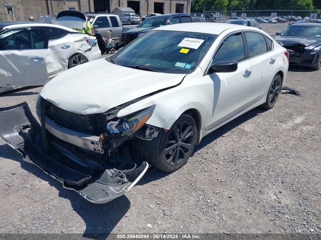 Nissan Altima 2.5 Sr 2018 1N4AL3AP2JC159553 Image 2