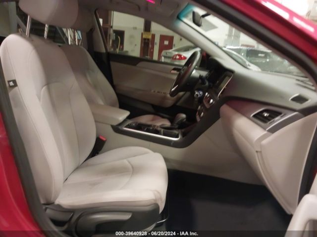 5NPE24AF9KH731154 Hyundai SONATA SE