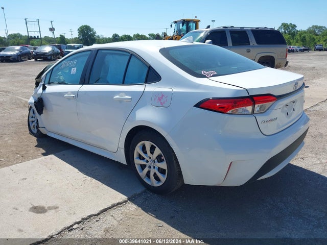 Toyota COROLLA LE 2021 5YFEPMAE8MP234028 Image 3