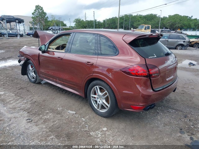 2013 PORSCHE CAYENNE WP1AD2A23DLA73130 Photo 2