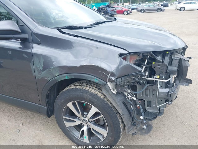 Toyota Rav4 Xle 2017 JTMRFREV6HJ145161 Image 18