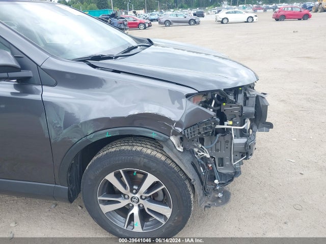 Toyota Rav4 Xle 2017 JTMRFREV6HJ145161 Image 6