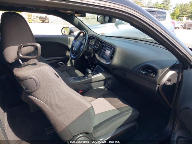 2C3CDZAG1GH239987 Dodge Challenger Sxt