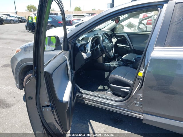 Toyota Rav4 Xle 2016 JTMWFREV0GD086592 Image 5