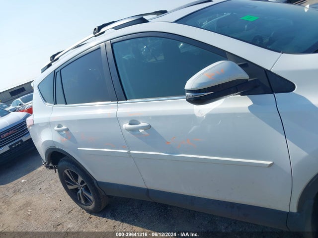 Toyota Rav4 Xle 2018 2T3WFREV1JW416573 Image 13