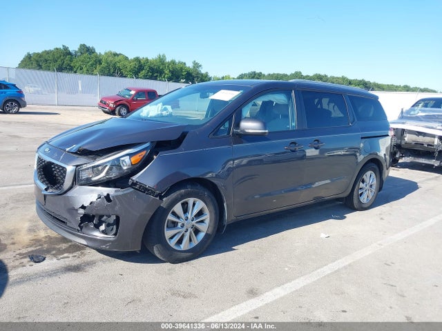 KIA SEDONA LX 2016 KNDMB5C17G6112461 Image 2