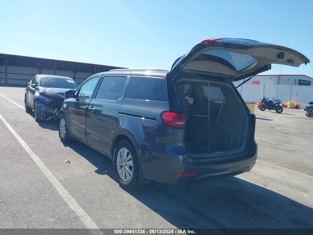 KIA SEDONA LX 2016 KNDMB5C17G6112461 Image 3