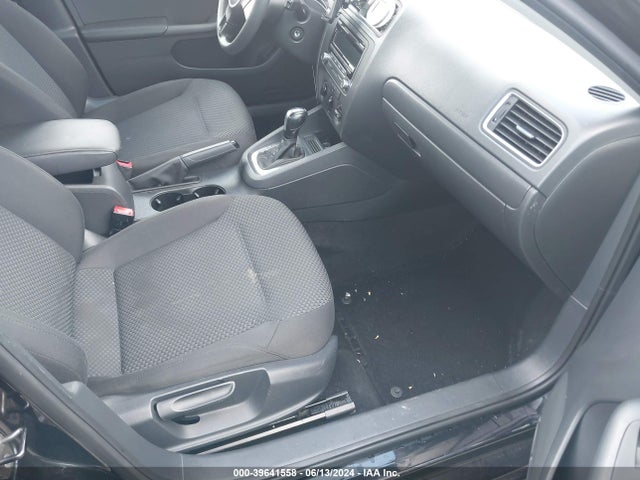3VW2K7AJXEM369601 Volkswagen Jetta 2.0l S