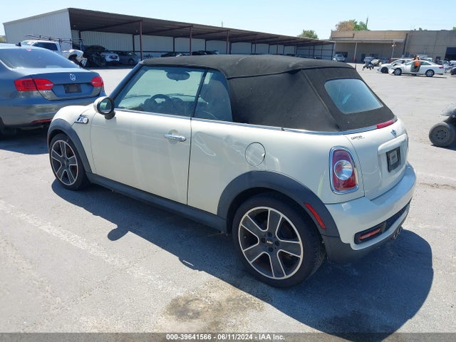 2013 MINI CONVERTIBLE WMWZP3C55DT705504 Photo 2
