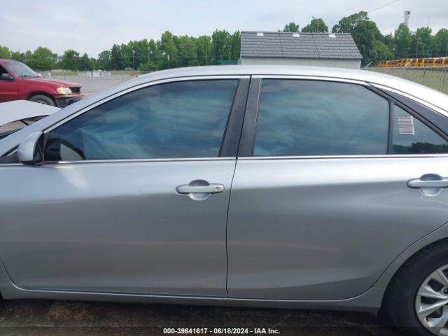 4T1BD1FK7FU142662 Toyota Camry Hybrid Le
