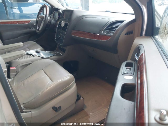 2C4RC1GG0FR514016 Chrysler Town & Country Limited Platinum