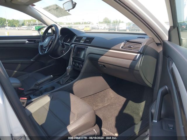 1VWAA7A31JC016580 Volkswagen Passat 2.0t R-line/2.0t S