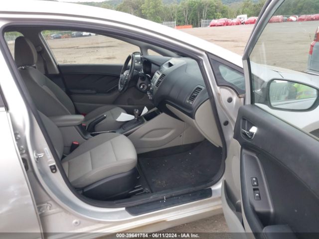 KNAFX4A8XE5049991 KIA FORTE EX