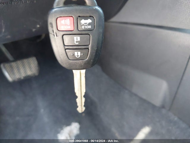 Toyota COROLLA LE 2014 5YFBURHE0EP070015 Image 11