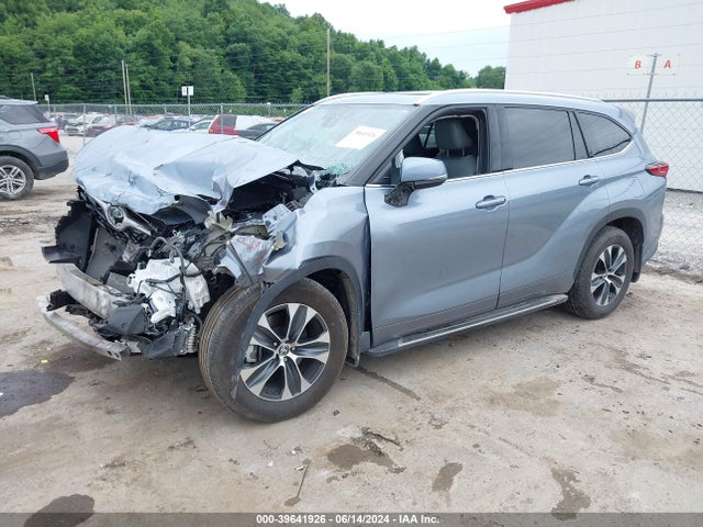 Toyota Highlander Xle 2021 5TDGZRBH1MS101305 Image 2