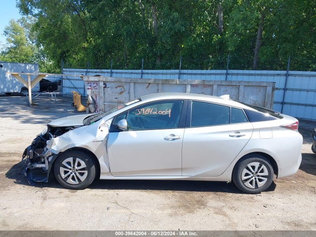 Toyota Prius Two 2017 JTDKBRFU6H3559290 Image 14