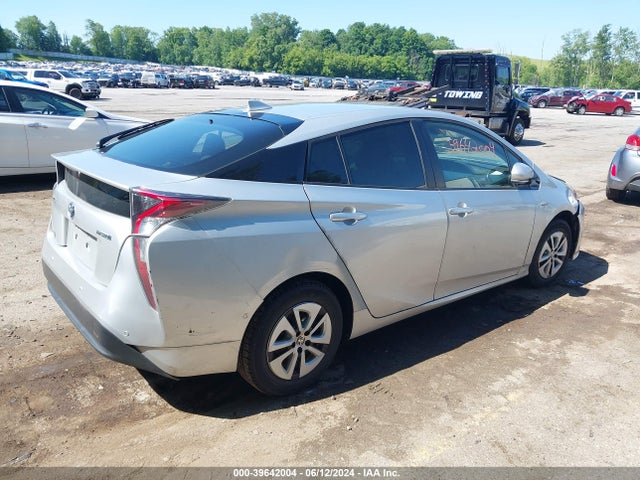 Toyota Prius Two 2017 JTDKBRFU6H3559290 Image 4