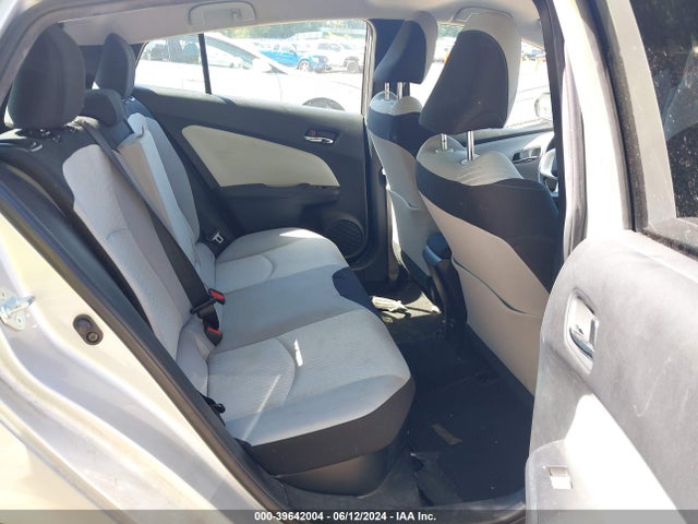 Toyota Prius Two 2017 JTDKBRFU6H3559290 Image 8