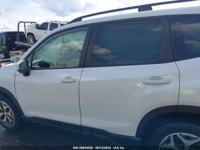 JF2SKAJC2MH456186 Subaru Forester Premium