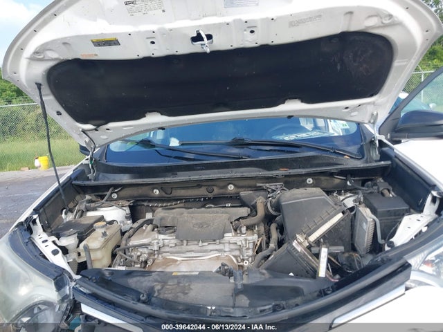 Toyota RAV4 LE 2017 2T3ZFREV5HW316886 Image 10