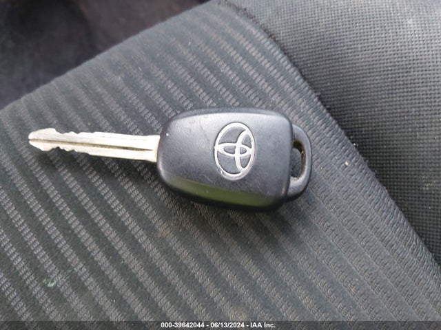 Toyota RAV4 LE 2017 2T3ZFREV5HW316886 Image 11